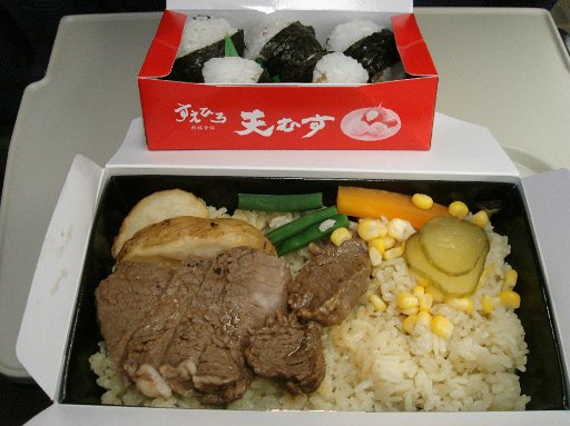 DSC07706.JPG - �[�H�͐V���w�Ŕ��������ٓ��ł��B�X�e�[�L�ٓ��ƓV�ނ��B