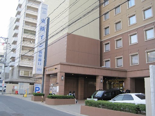 IMG_0176.JPG - �����̑O�ɗ��̒��ԏꂪ�ݒu����Ă��ď��X�i�F�����������ł��ˁB