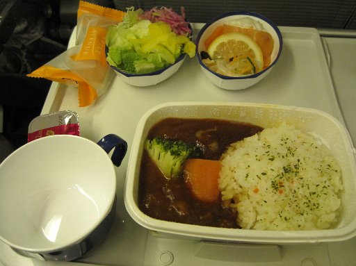 IMG_0637.JPG - �@���H�͏���Ă��瑁���i�K�ŏo�Ă��܂��B�����̓r�[�t�X�g���K�m�t�B�����߂�����R���{�̃��j���[�ł��B�r�[�t�����Ȃ��͎̂d���Ȃ��ł����A���͂Ȃ��Ȃ��ł��B