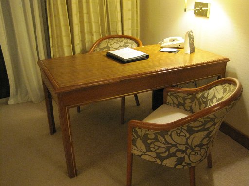 IMG_0650.JPG - ������͊��B�L���C���^�[�l�b�g�͗L���ł��B�������L���ł������x�͂��܂�悭�Ȃ��ł��ˁB