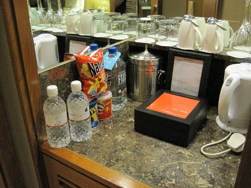 IMG_0652.JPG - �������͖����ł��B�����E����Z�b�g�����̒��ɓ����Ă܂��B