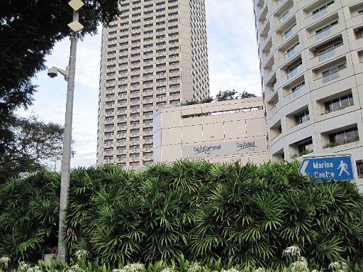 IMG_0675.JPG - �E�̌���������̏h������z�e���ł��ˁB