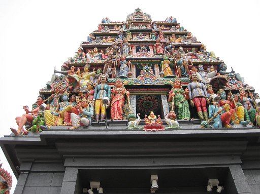 IMG_0693.JPG - HIS�����s���ό��ŃV���K�|�[���������葁�����܂��B�ŏ��̊ό��n�X���E�}���A�}�����@�B�C��E���œ���܂��B���ł̎ʐ^�B�e�͗L���̂��ߊO����B�e�ł��B