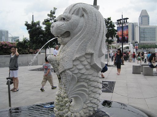 IMG_0750.JPG - ������5�ӏ��ڂ̃}�[���C�I���ցB11:20�ɂȂ�܂����B�܂��͏������ق��̂��킢�炵���}�[���C�I���B