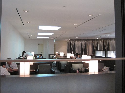 IMG_0999.JPG - �����̍��G��́E�E�E�B���\����ł��܂��B���d�����H��ANA���E���W���c��`