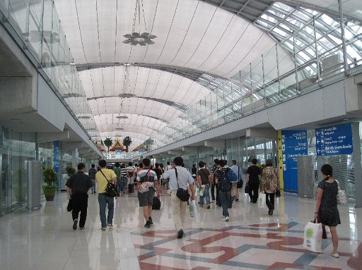 IMG_1022.JPG - �^�C�ɓ������܂����I�������璷���҂����Ԃ̎n�܂�ł��B