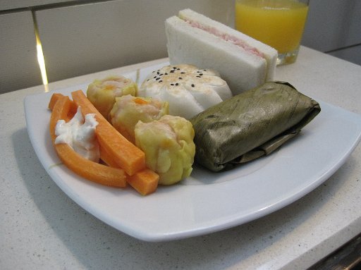 IMG_1033.JPG - �����𒸂��܂��B�邲�сH���ȁH���܂��ƃV���E�}�C�B�ȂǂȂǁB