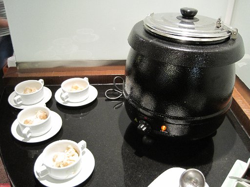 IMG_1042.JPG - ������͋�`���E���W�̃����^���X�[�v�B�����ς肵�Ė�H�ɍœK�ł��B