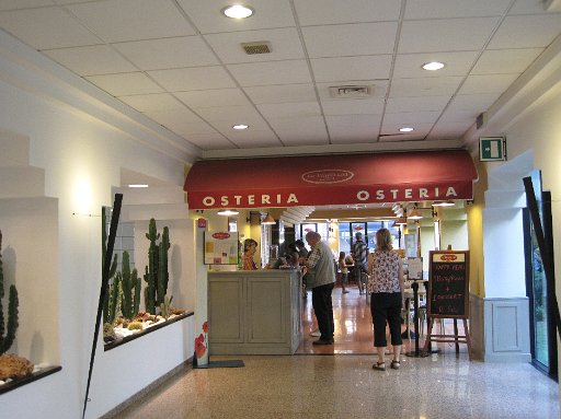 IMG_1082.JPG - 1�K�̃��X�g�����ł��B��x���s���܂���ł����E�E�E�B