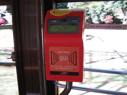 IMG_1199.JPG - ���̋@�B�ɐؕ���ʂ��ƃX�^���v���������̂ł�������75���ԏ�����ł��B