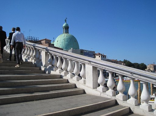 IMG_1429.JPG - �w�O�̋��ł��B