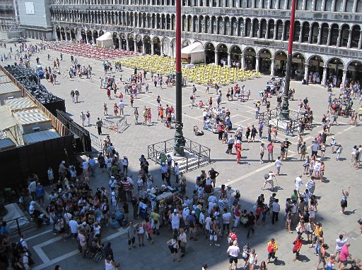 IMG_1561.JPG - �ォ�猩���L��B���A�����ݍ����Ă܂��B�����ł�����B�B�B�B