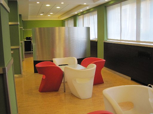 IMG_1667.JPG - �����̓z�e����1�K�Œ����͂�B