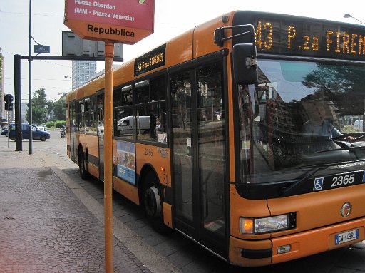 IMG_1674.JPG - �o�X�ɏ�芷���B