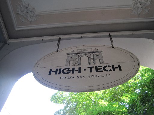 IMG_1695.JPG - ���ړ��Ă�HIGH-TECH�B���}�n���Y�݂����Ȃ��X�ł��B