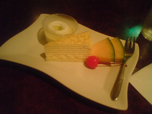 SN3E0023.JPG - �f�U�[�g������܂��B����Ȃɂ�������H�ׂėǂ��̂ł��傤���E�E�E�E�B