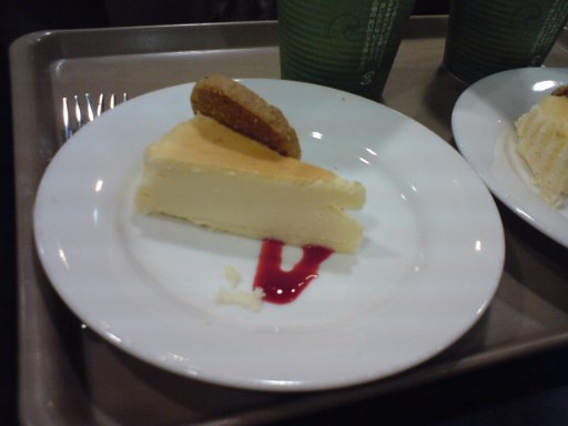 SN3E0027.JPG - �����炪�`�P�b�g�Ŗ�����`�[�Y�P�[�L�B�h�����N���t���܂��B