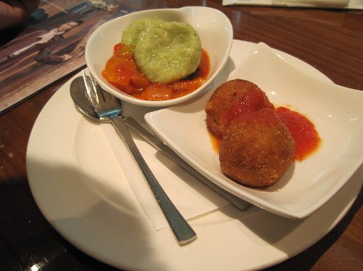 IMG_2135.JPG - ������͕ʂ̃f���B������ނ���I�ׂ�̂ł����ȗ������y���߂܂���B