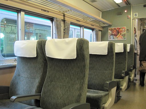 IMG_2211.JPG - �����́A�O���猩�����������V�����悤�ȋC�����܂����A����ς菭���Â߂ł���ˁB