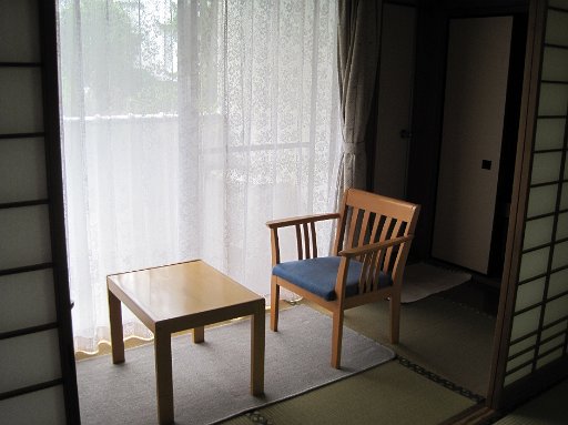 IMG_2240.JPG - �����炪�e�[�u���B�ӊO�ɍ���₷���ł���B