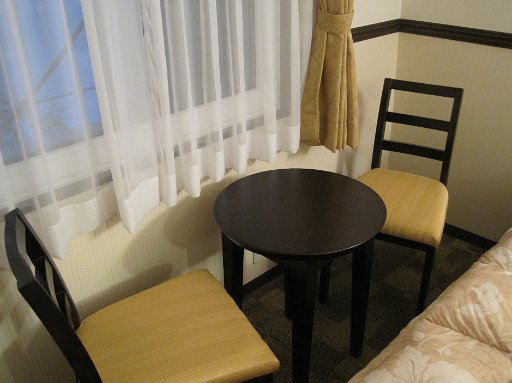 IMG_2861.JPG - �e�[�u���͂قƂ�ǎg���܂���ł����B�i�����C���܏��{�j