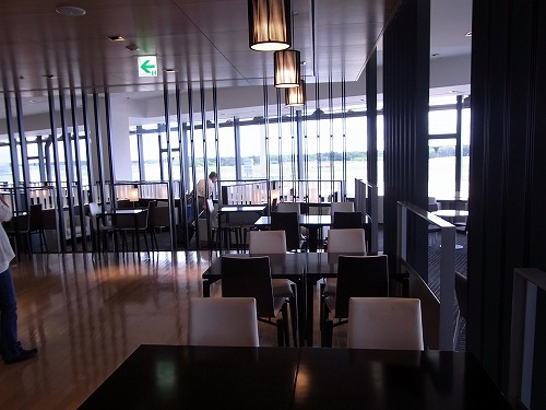 RIMG0056.jpg - �X�^�A���̍q���Ђ̂烉�E���W�ł��B@ANA���E���W���c��`