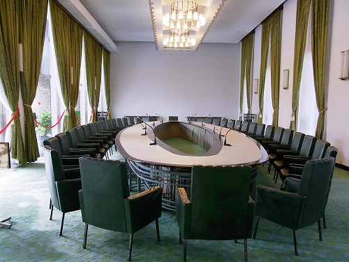 RIMG0173.jpg - ��c���ł��B���₩�ɘb���������ł���悤�ɗ΂������ł�@����