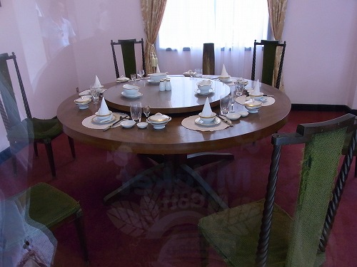 RIMG0194.jpg - �H���ł��B�ۃe�[�u���͒��ؕ��H�H@����