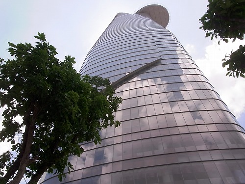 RIMG0258.jpg - ���̓K�C�h��������߂Ẵ^���[@�r�e�X�R�^���[saigon sky deck