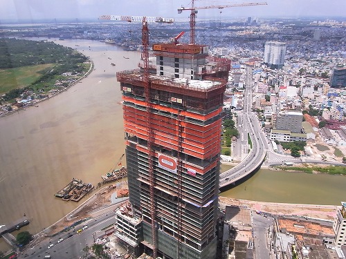 RIMG0268.jpg - ������͉s�ӌ��ݒ��I@�r�e�X�R�^���[saigon sky deck