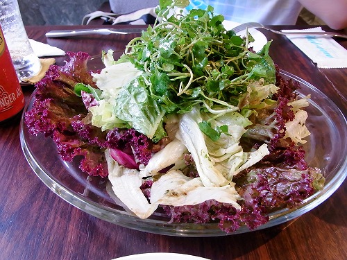 RIMG0427.jpg - ���̓O���[���T���_�B�z�e���̃T���_�͂��܂����Ȃ̂Ńr�^�~���⋋�ł��Bgreen salad 60,000@pizza4P's(hochiminh)