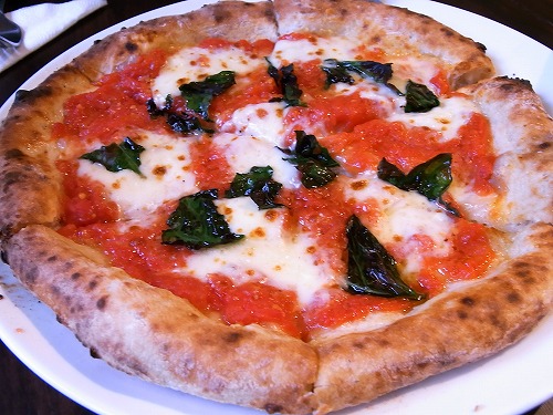 RIMG0430.jpg - ���n�͌��߂ł����A��͂�`�[�Y�����������B���\���Ȃ���t�ɂȂ�܂���Bmargherita 140,000@pizza4P's(hochiminh)