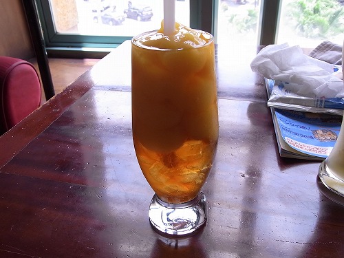 RIMG0517.jpg - tropicaltea@highlandcoffee�B������̓A�C�X�e�B�[�Ƀ}���S�[�V���[�x�b�g����B�������̕����A�������܂��ˁB52,000�h���B