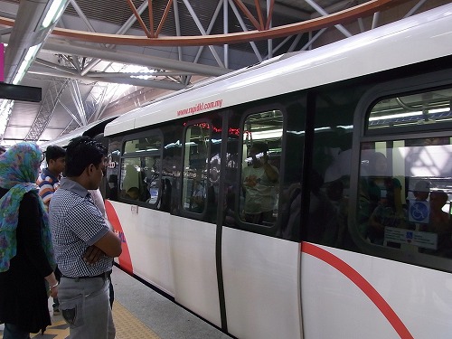 R0010036.jpg - �d�Ԃ���i���������Ղ�Ȏԑ̂ł��B