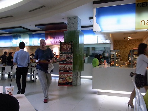 R0010069.jpg - �ł��Y��ȃt�[�h�R�[�g�ł�����B