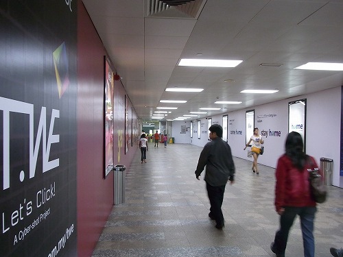 R0010078.jpg - ���āA�����Ƀ^���[����e�����̂ŃZ���g�����w�֖߂�܂��B