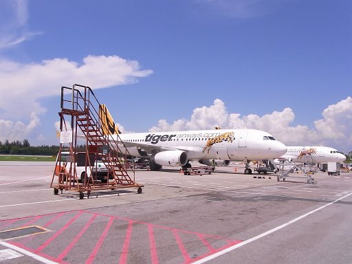 R0010256.JPG - �V�C���ǂ����A�o���ł��B��������s�@�܂ł͕����Č������܂���o��팸��