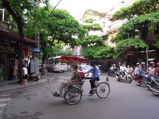 R0010269.JPG - �V�N���H�ł��傤���B���͏��܂���ł������C�����悳�����ł��ˁI�S�̓I�ɗ΂������Ă��ꂢ�Ȓ����݂ł��B���܂�n�[�h�V�b�v�Ȋ����͖����X�ł����B�B�B�Z�ނƂȂ�Ƒ�ςȂ̂ł��傤���B�^�N�V�[�������ƃ��[�^�[�g���Ă���܂��������������ꂽ����������܂���B