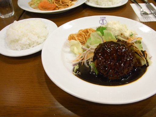 R0011668.JPG - �[�т͏��w�̃G�L�i�J�A�O��ڂ����߂�����B���`�����Ղ�̃n���o�[�O�v���Ԃ�ɐH�ׂ܂����B����͔��������B1180�~�B